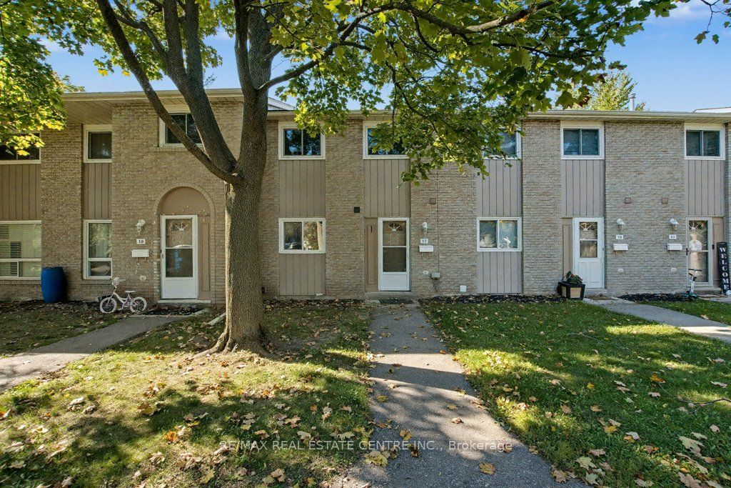 25 Upper Canada Drive 17, Kitchener