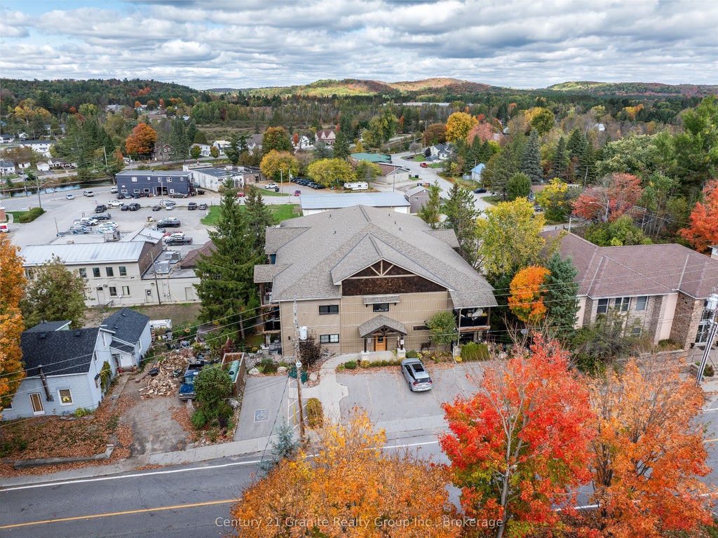 9 Newcastle Street 101, Minden Hills