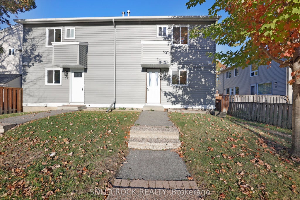 35 Thistledown Court, Barrhaven