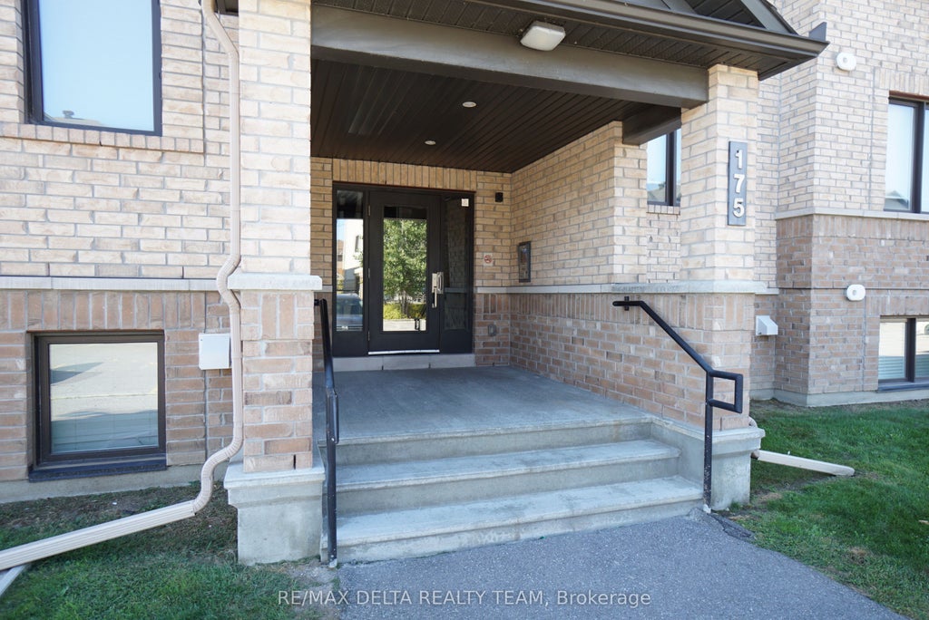 175 Bluestone Private 1, Orleans - Cumberland and Area