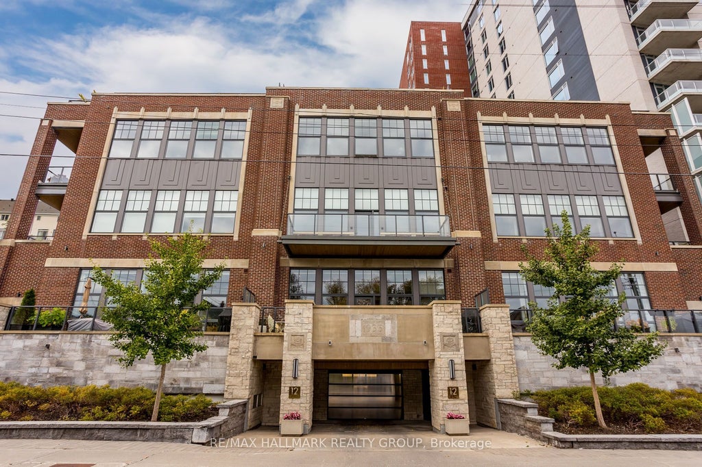 12 Stirling Avenue 102, West Centre Town