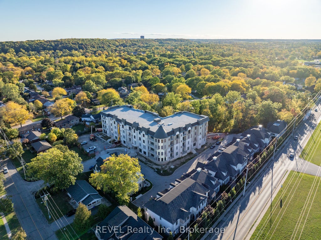 2 Arbourvale Common N/a 410, St. Catharines