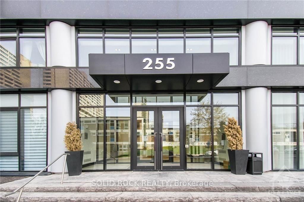 255 Bay Street 213, Ottawa Centre