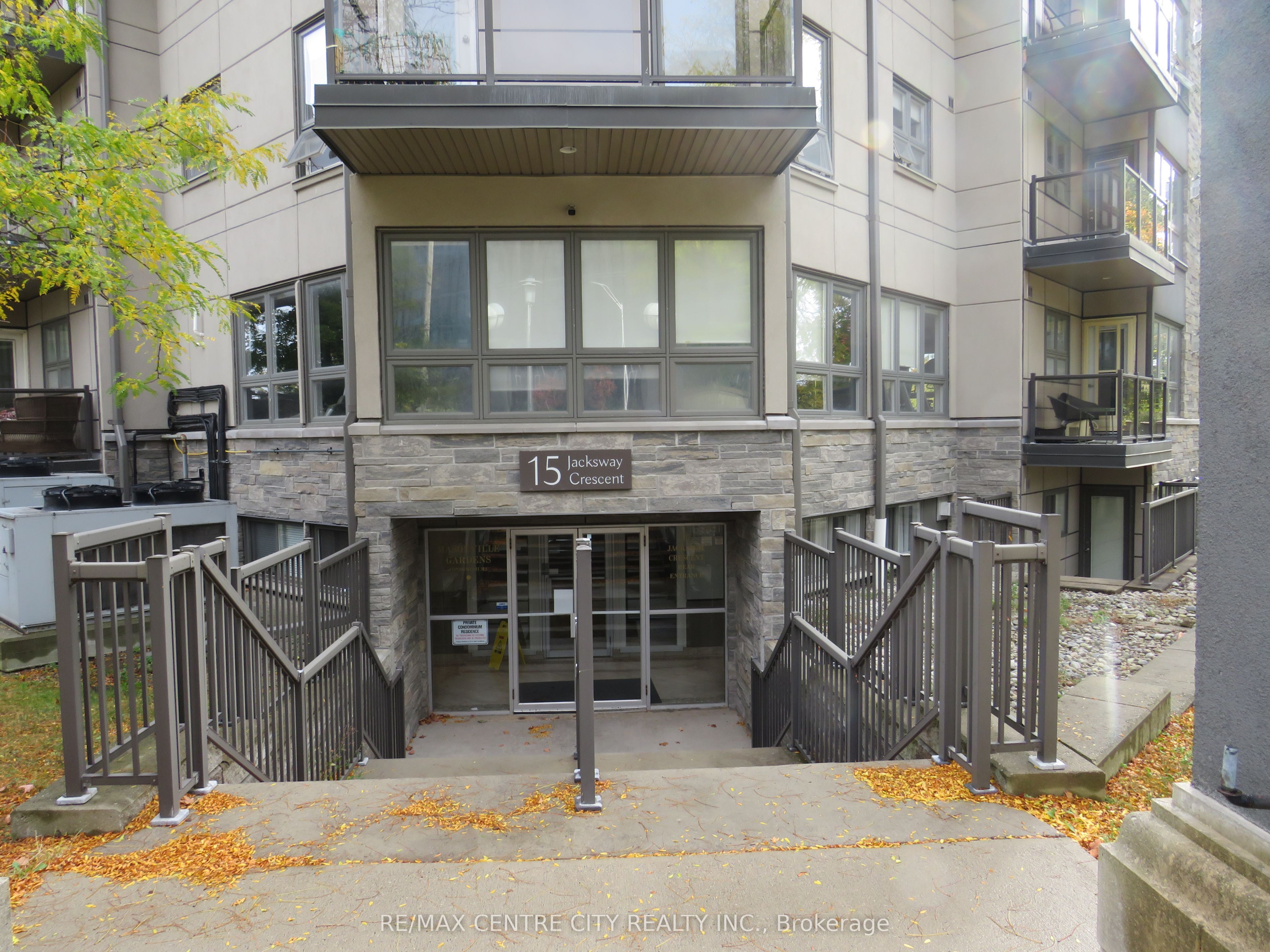 Photo of Listing #X12470104