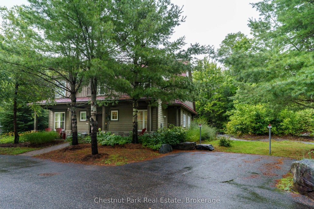 501 Glen Abbey Way E, Seguin