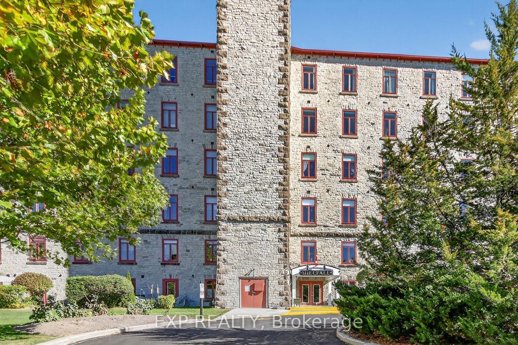 1 Rosamond Street E 302, Mississippi Mills