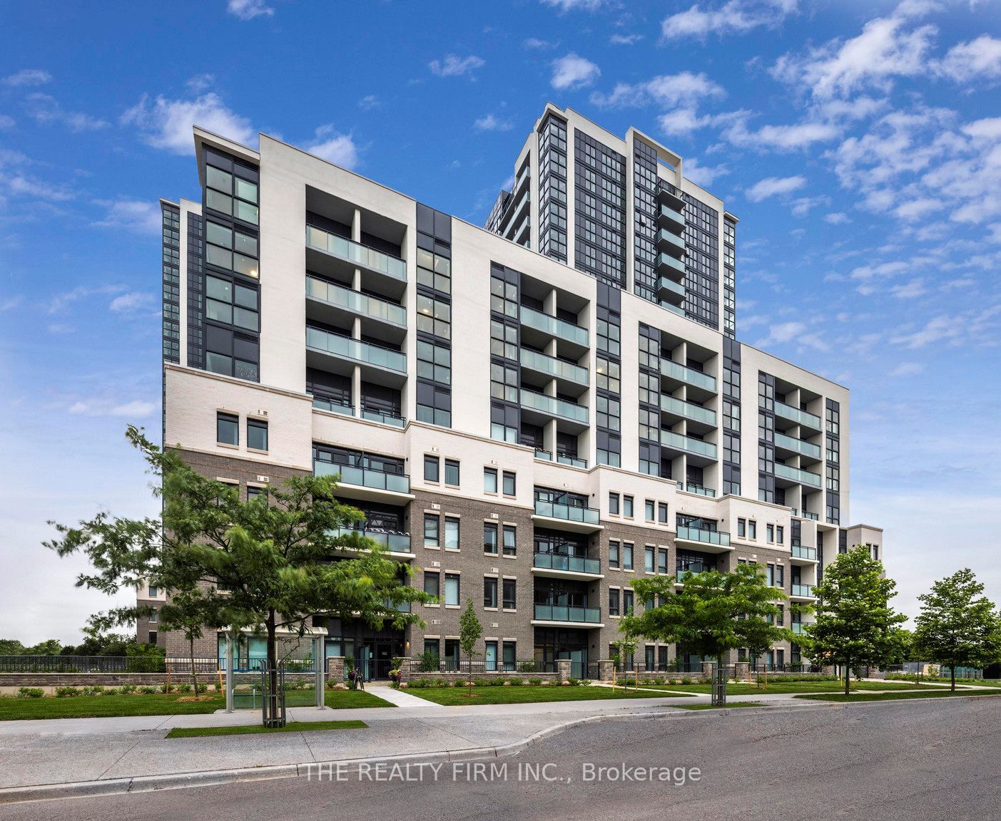 Photo of Listing #X12475725