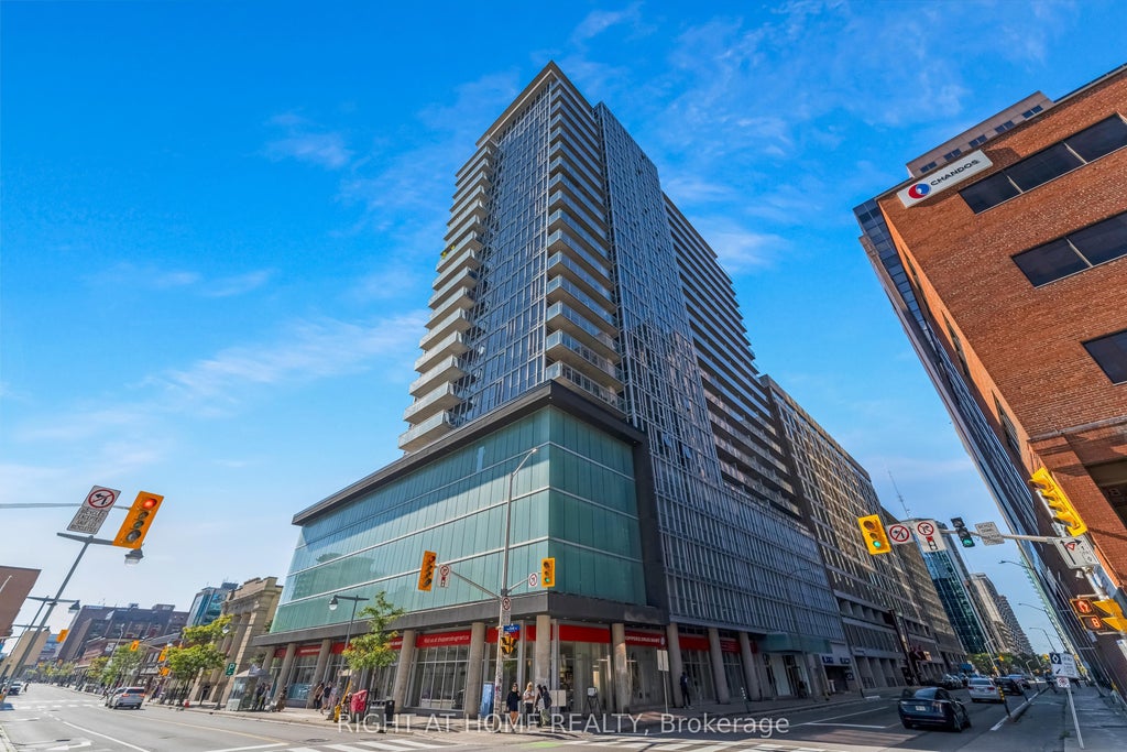 324 Laurier Avenue W 2010, Ottawa Centre