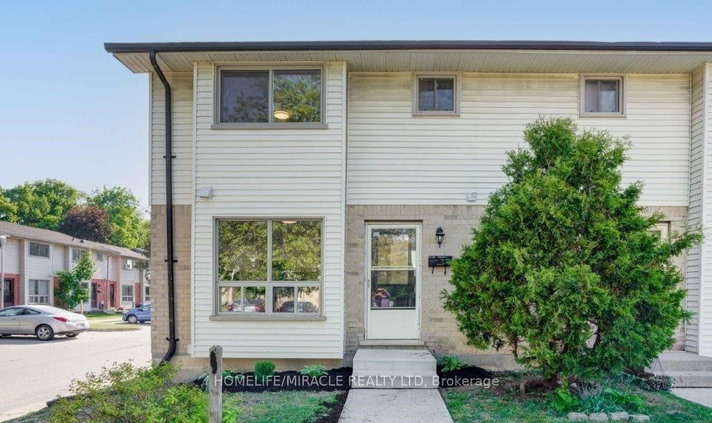 355 Sandringham Crescent 52, London South