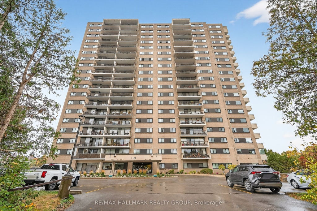 1195 Richmond Road 1702, Woodroffe