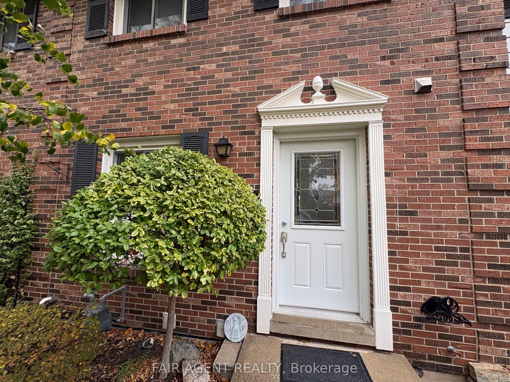 2-3050 Meadowbrook Lane, Windsor