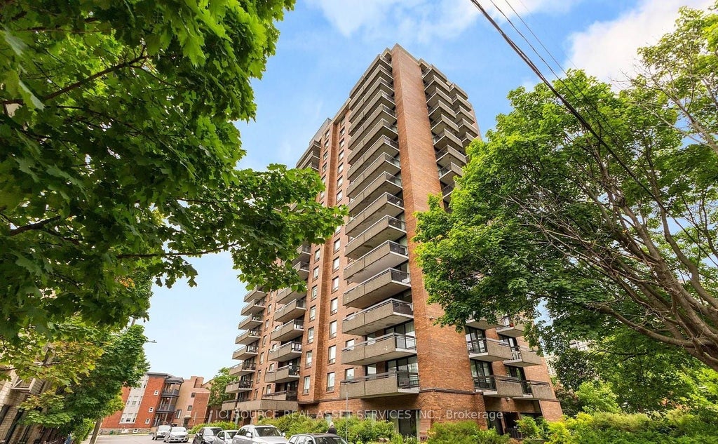 20 The Driveway N/a 1202, Ottawa Centre