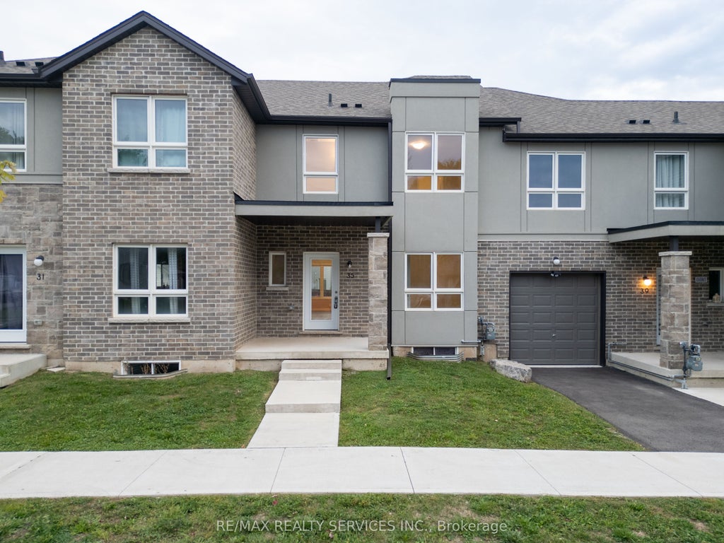 35 Perenack Avenue 17, Welland