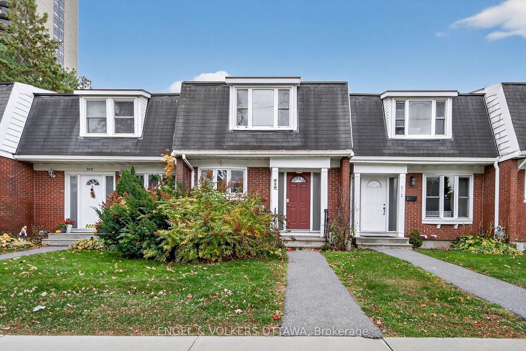 910 Dynes Road, Mooneys Bay - Carleton Heights and Area