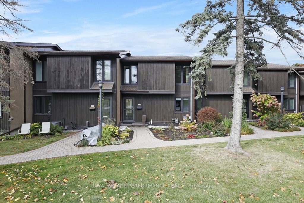 695 Richmond Road, Carlingwood - Westboro and Area