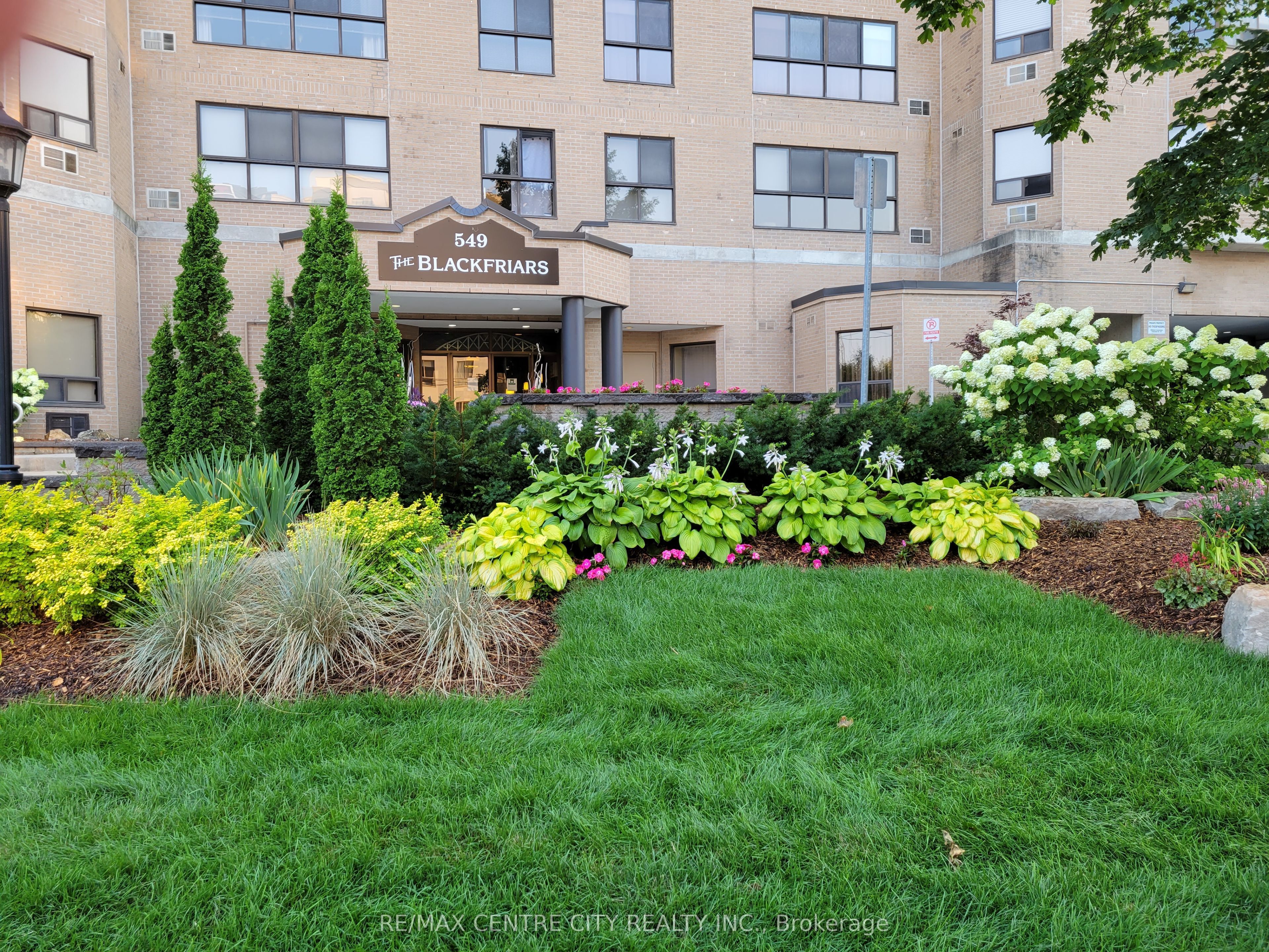 Photo of Listing #X12485971