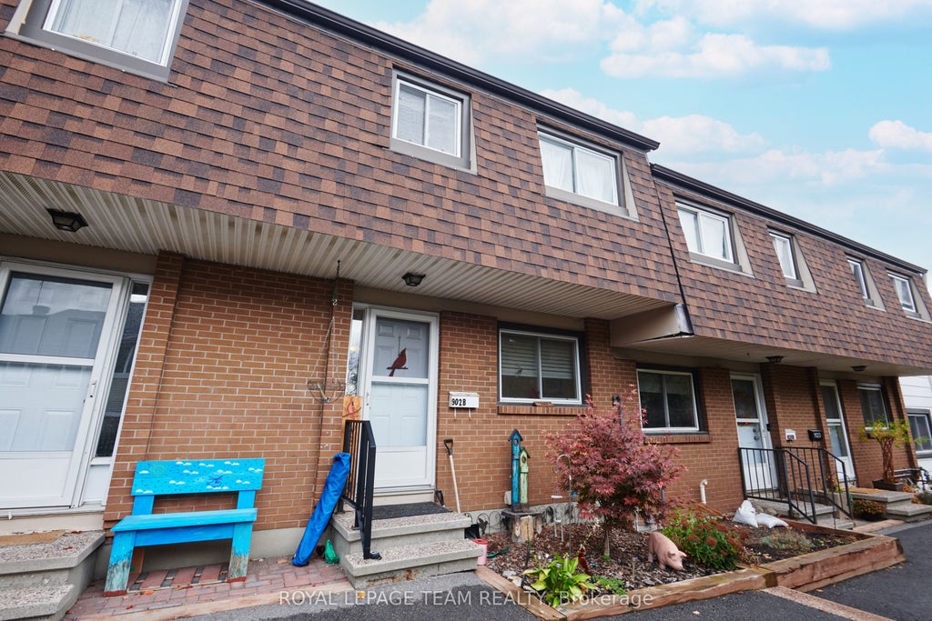 902 Elmsmere Road B, Beacon Hill North - South and Area