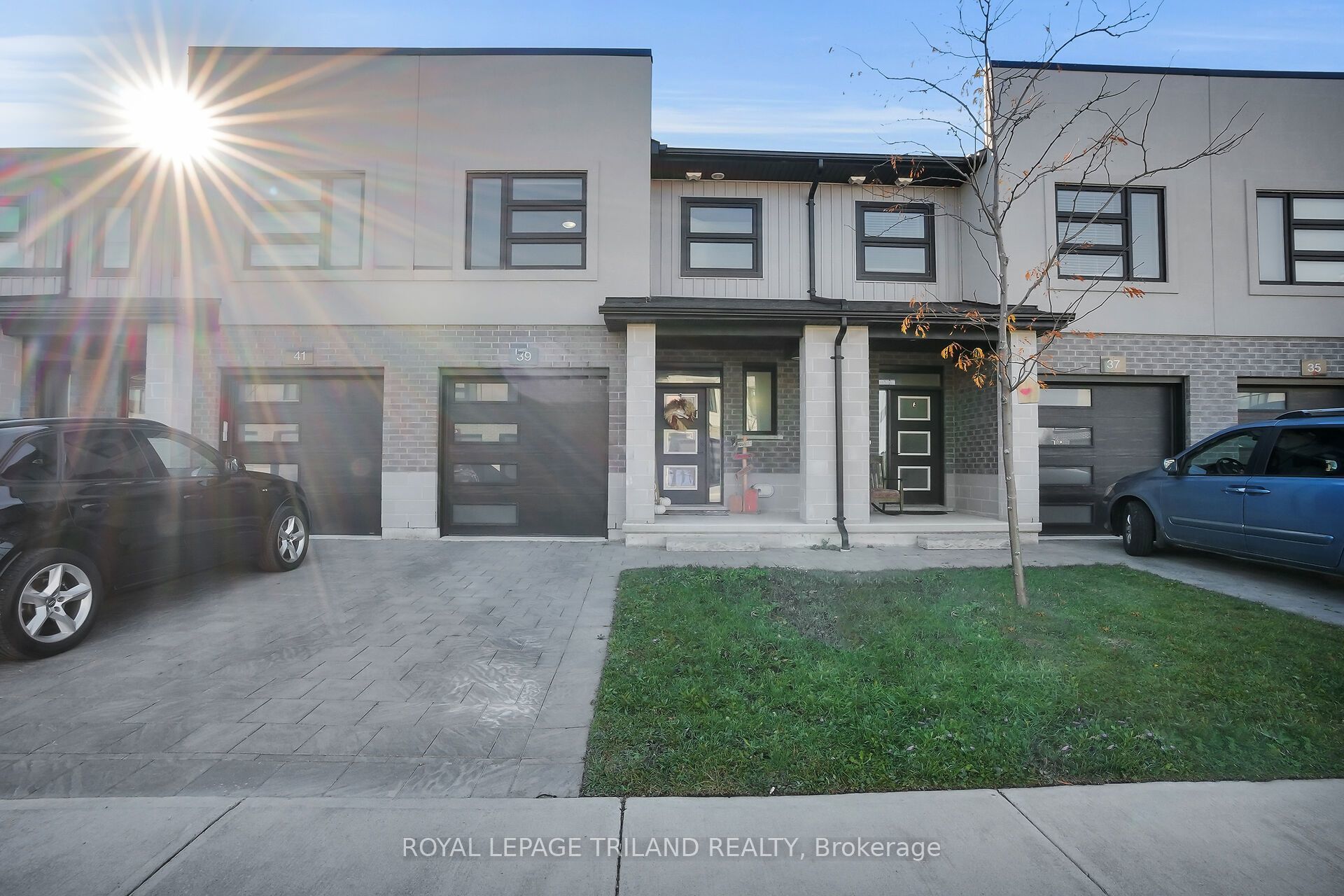 Photo of Listing #X12488716