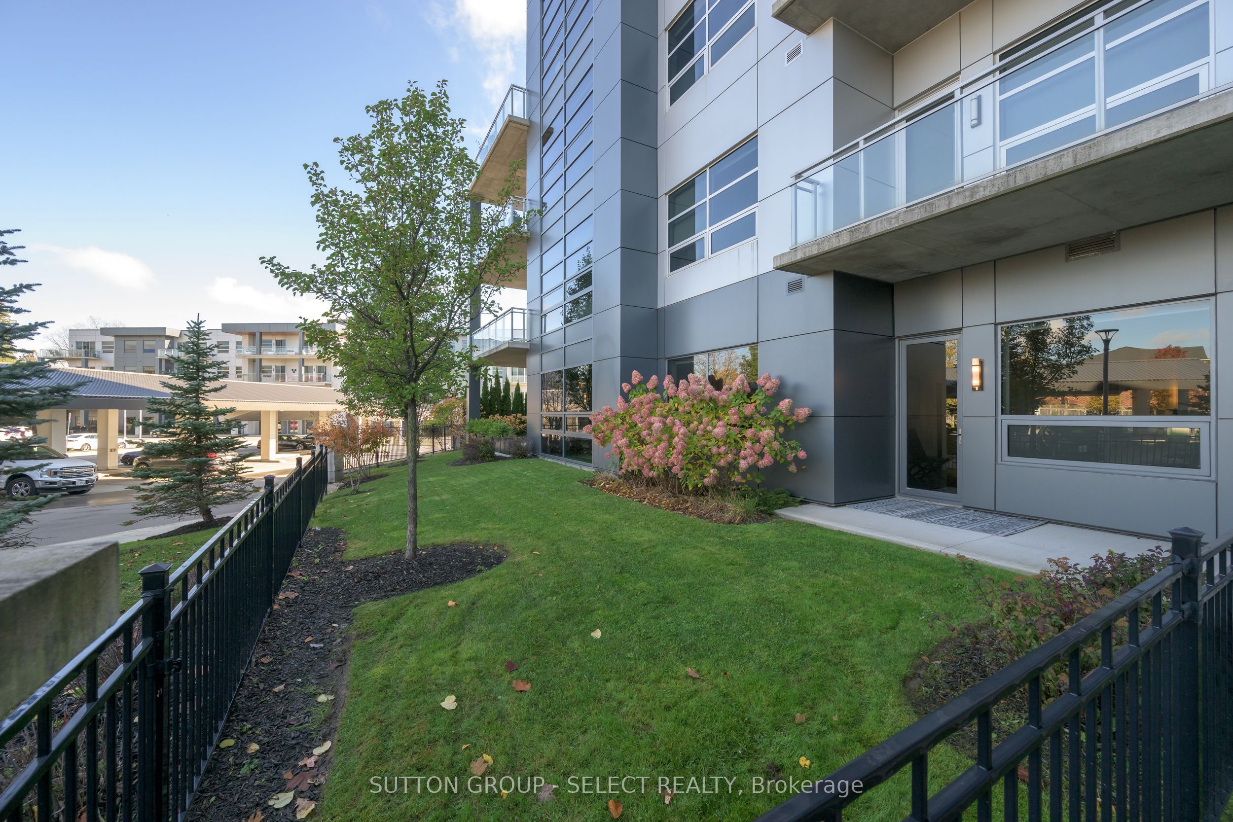 Photo of Listing #X12499942