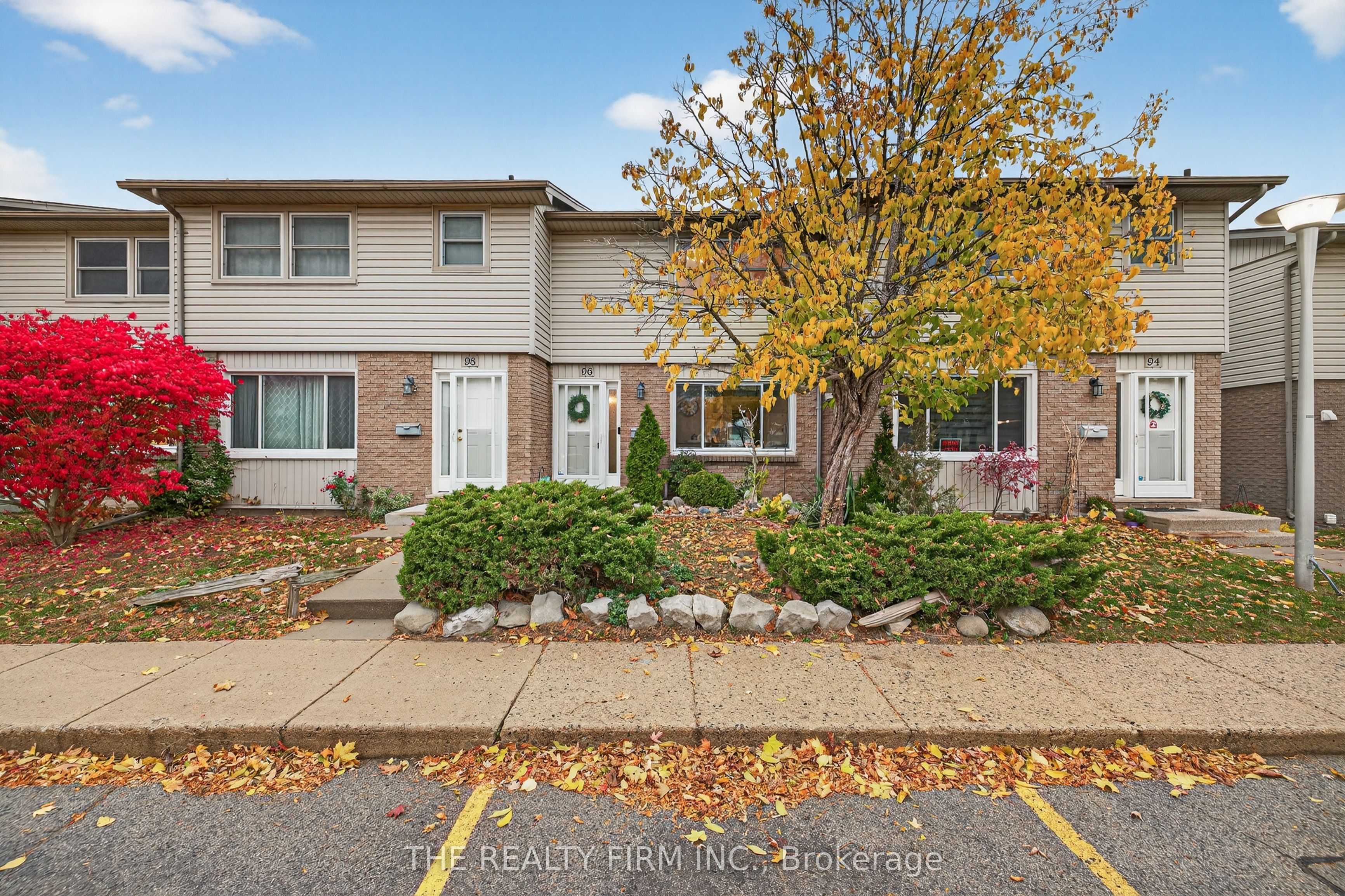 Photo of Listing #X12515768