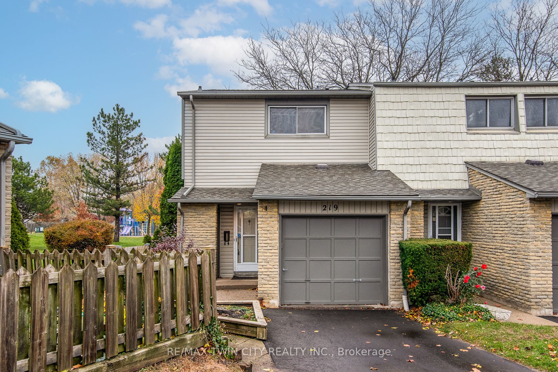 Photo of Listing #X12536080