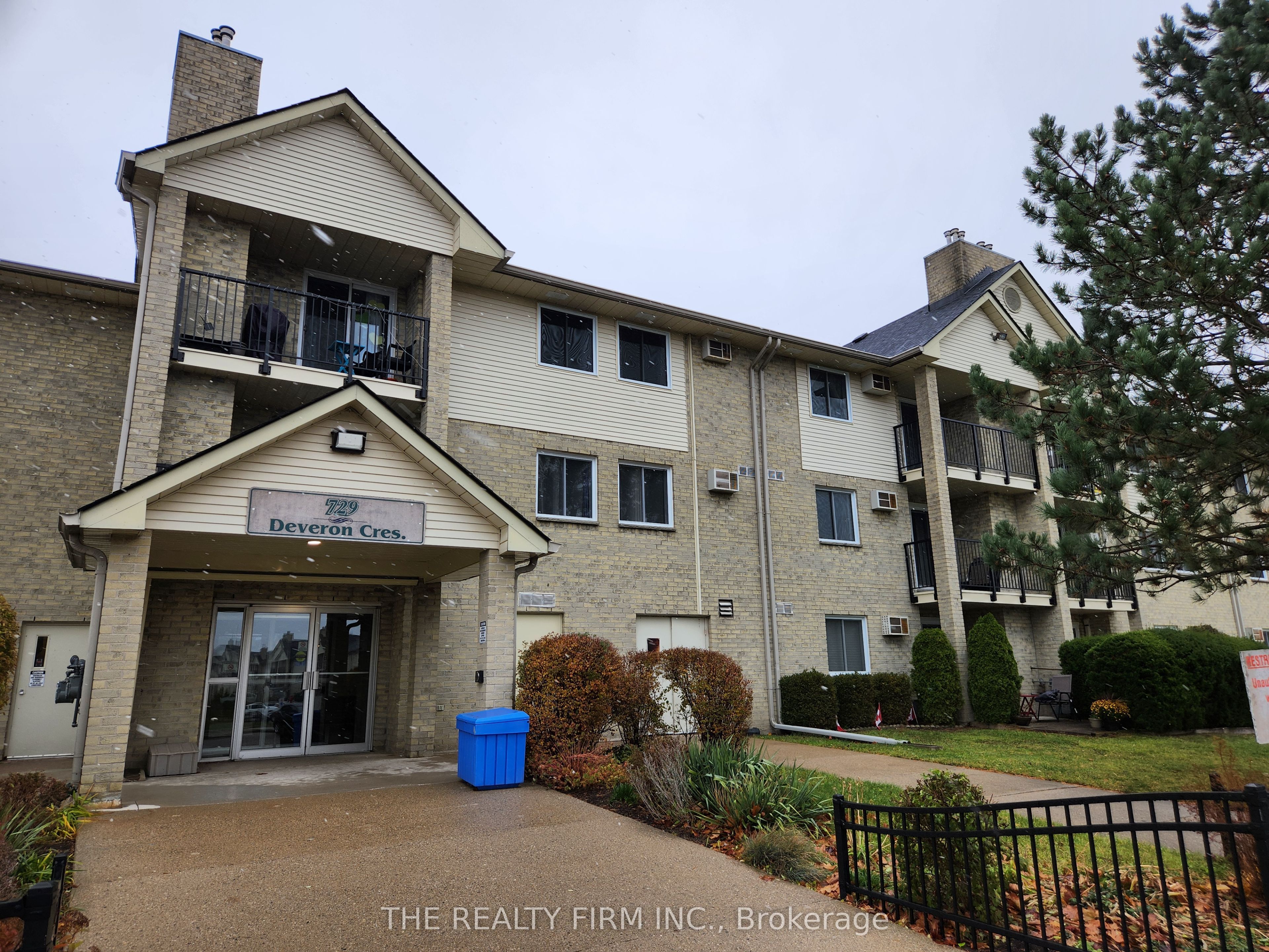 Photo of Listing #X12556968