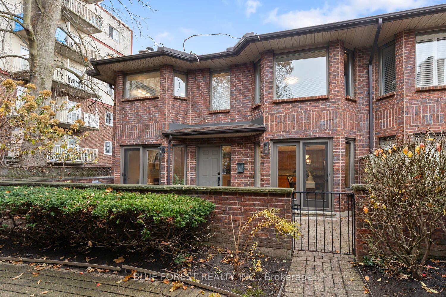 Photo of Listing #X12582550