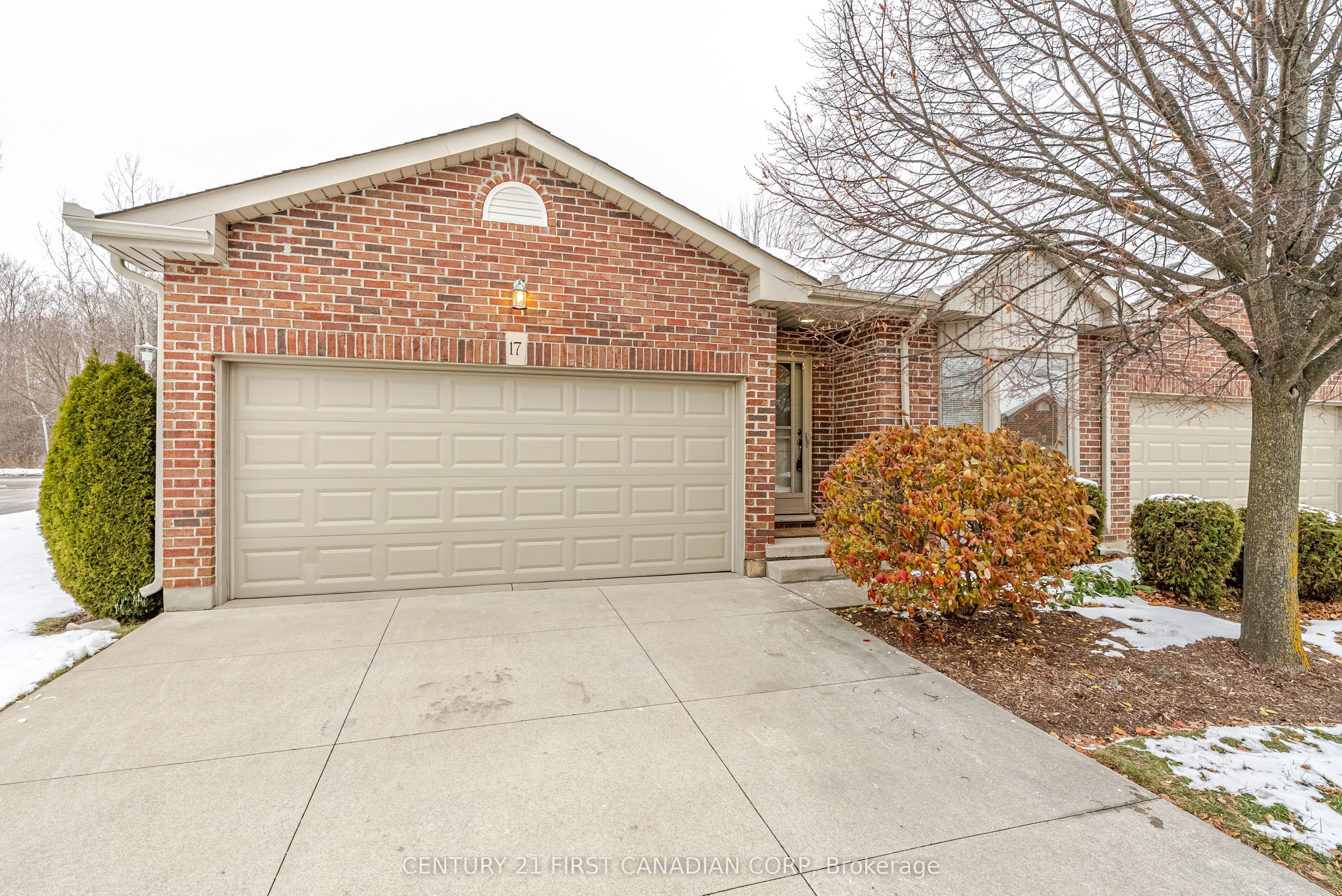 Photo of Listing #X12604618