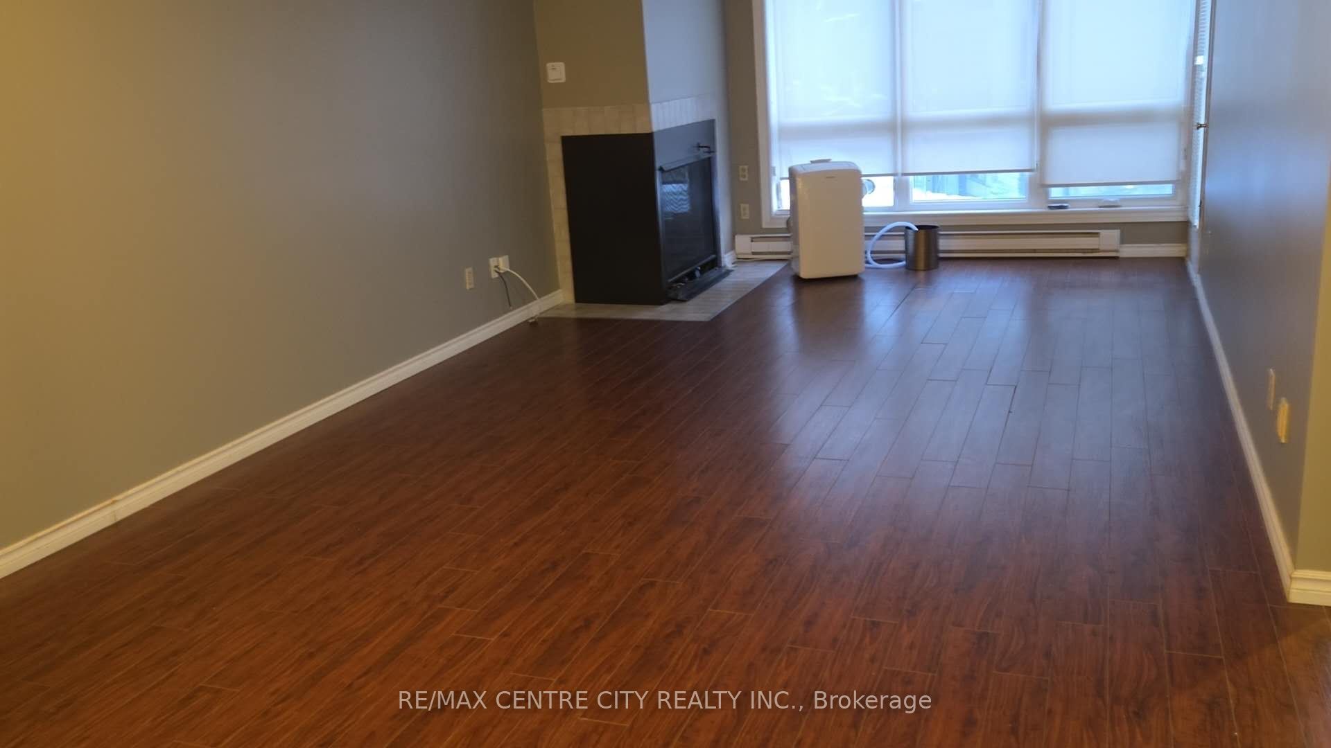 Photo of Listing #X12633732