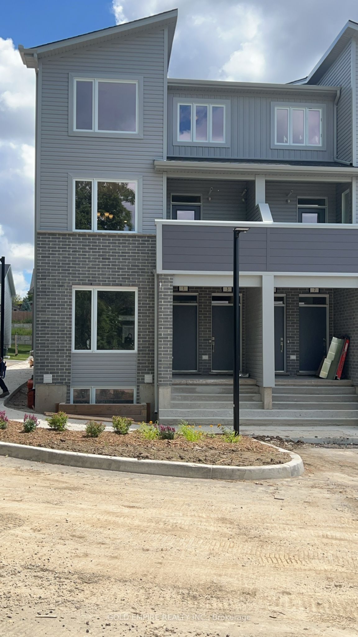 Photo of Listing #X12635330