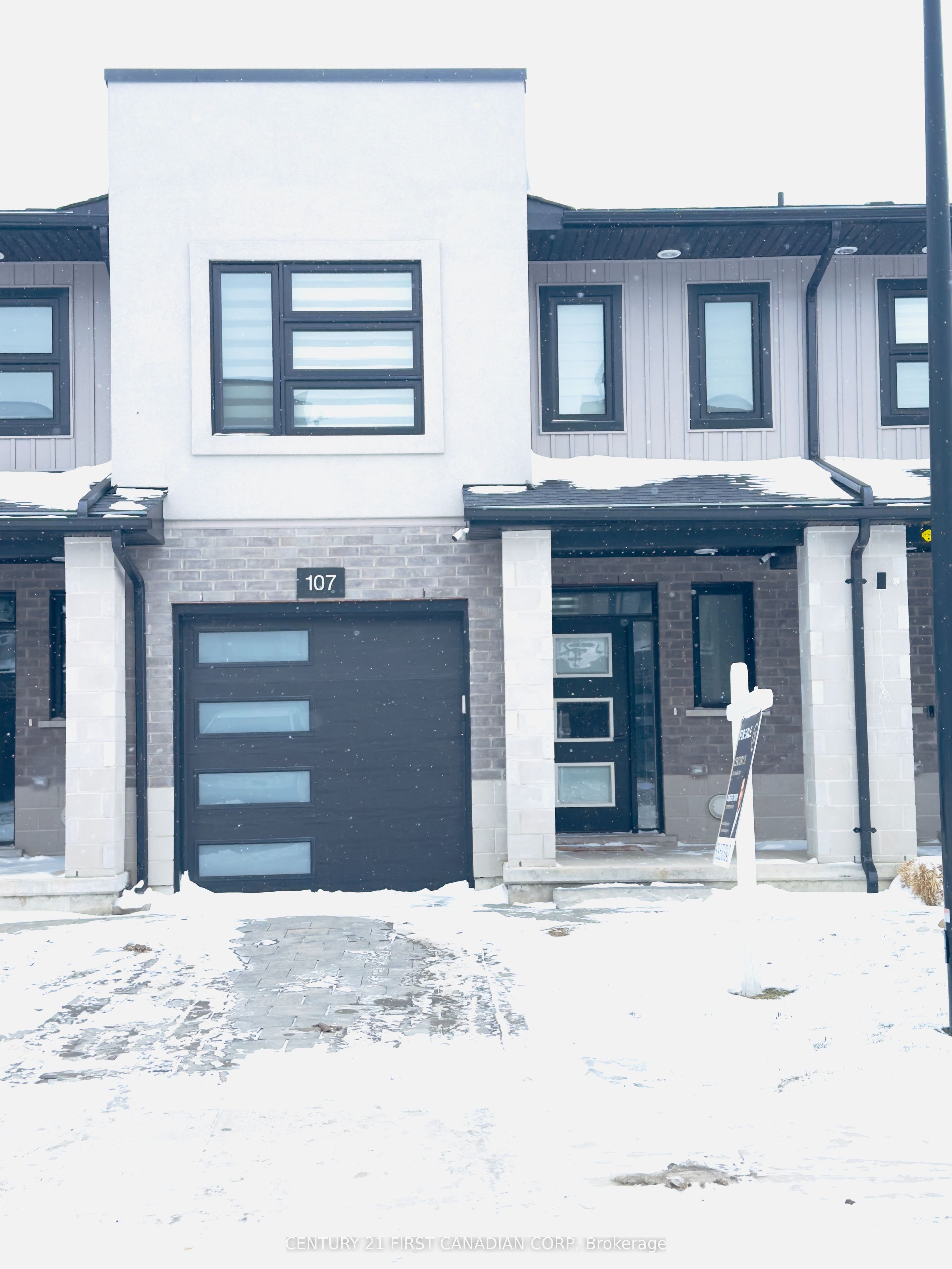 Photo of Listing #X12639568