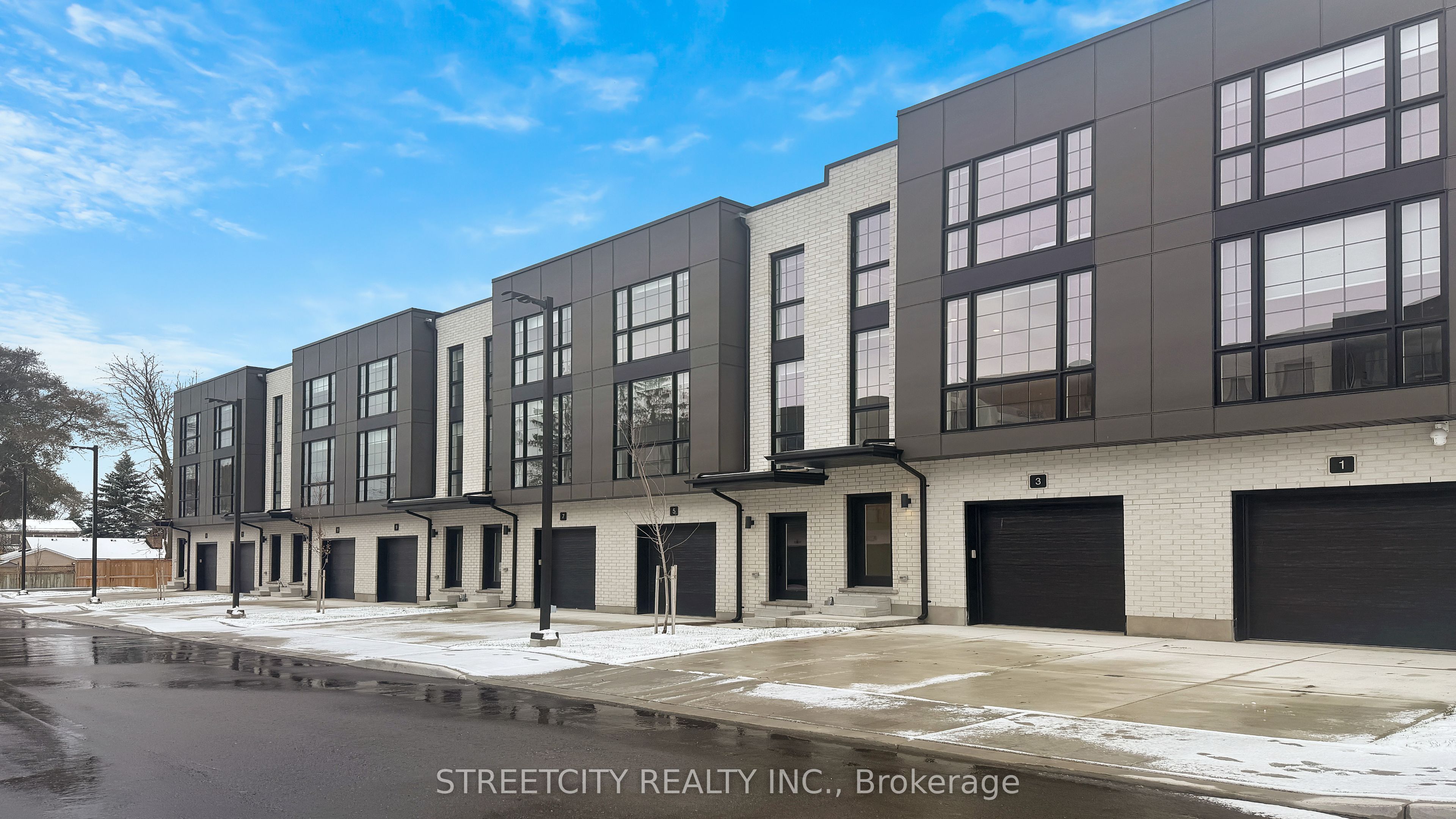 Photo of Listing #X12658764