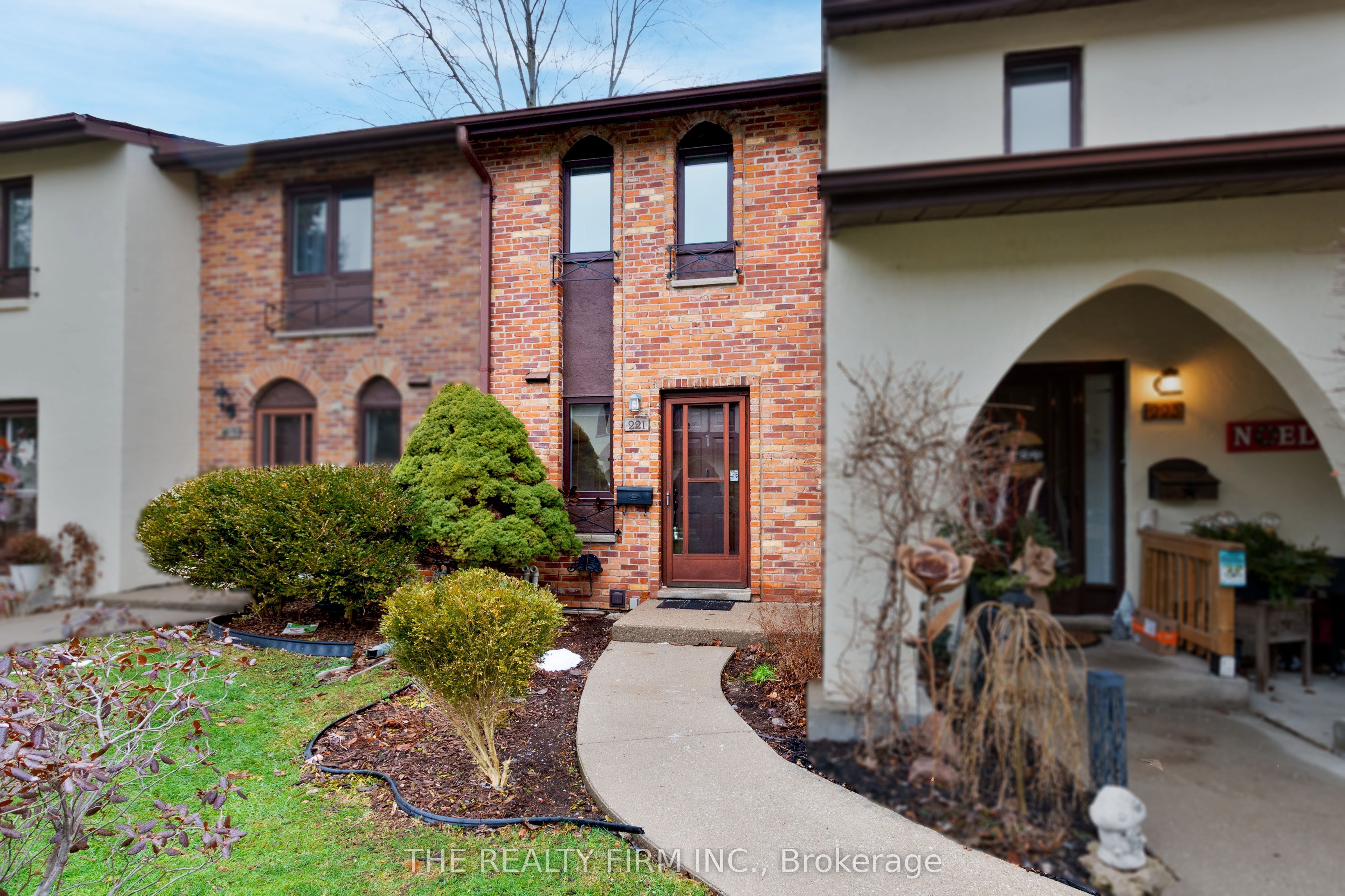 Photo of Listing #X12710372