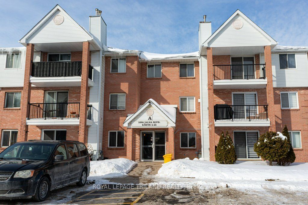 Photo of Listing #X12773244