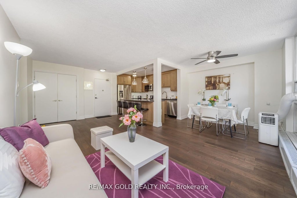 1964 Main Street W 404, Hamilton