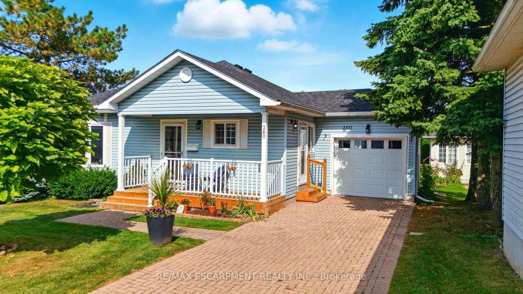 360 Silverbirch Boulevard, Hamilton