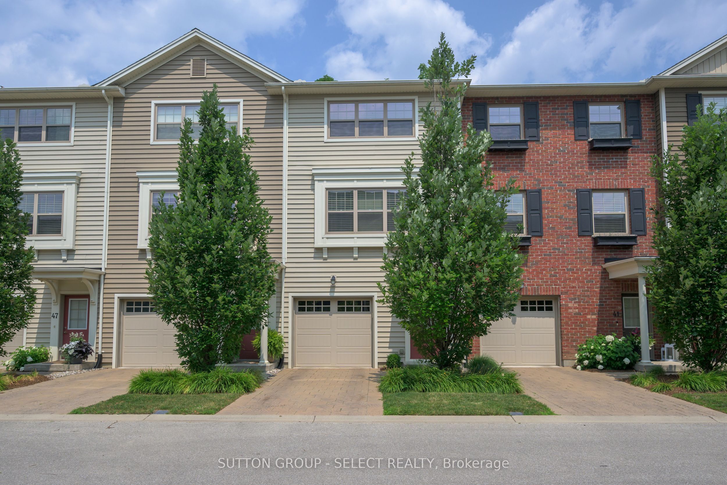 Photo of Listing #X12813114