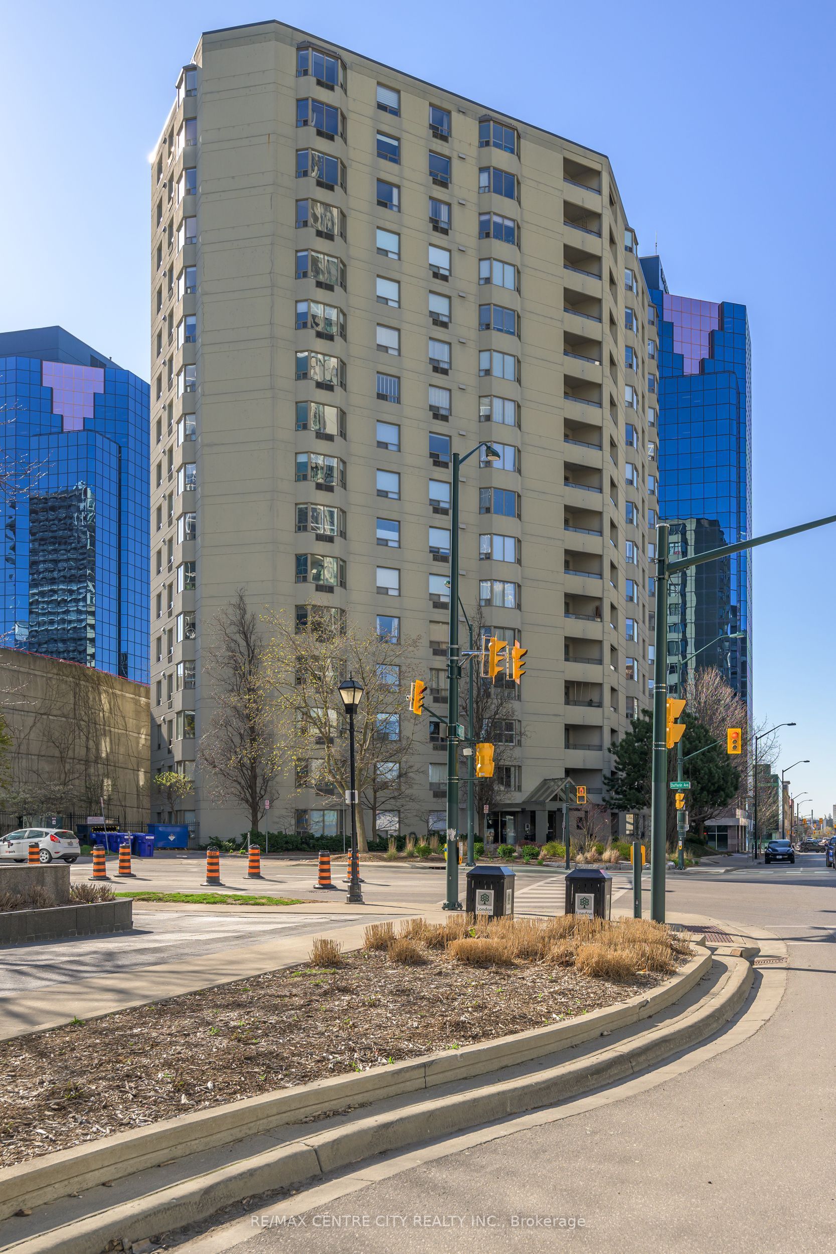 Photo of Listing #X12854348