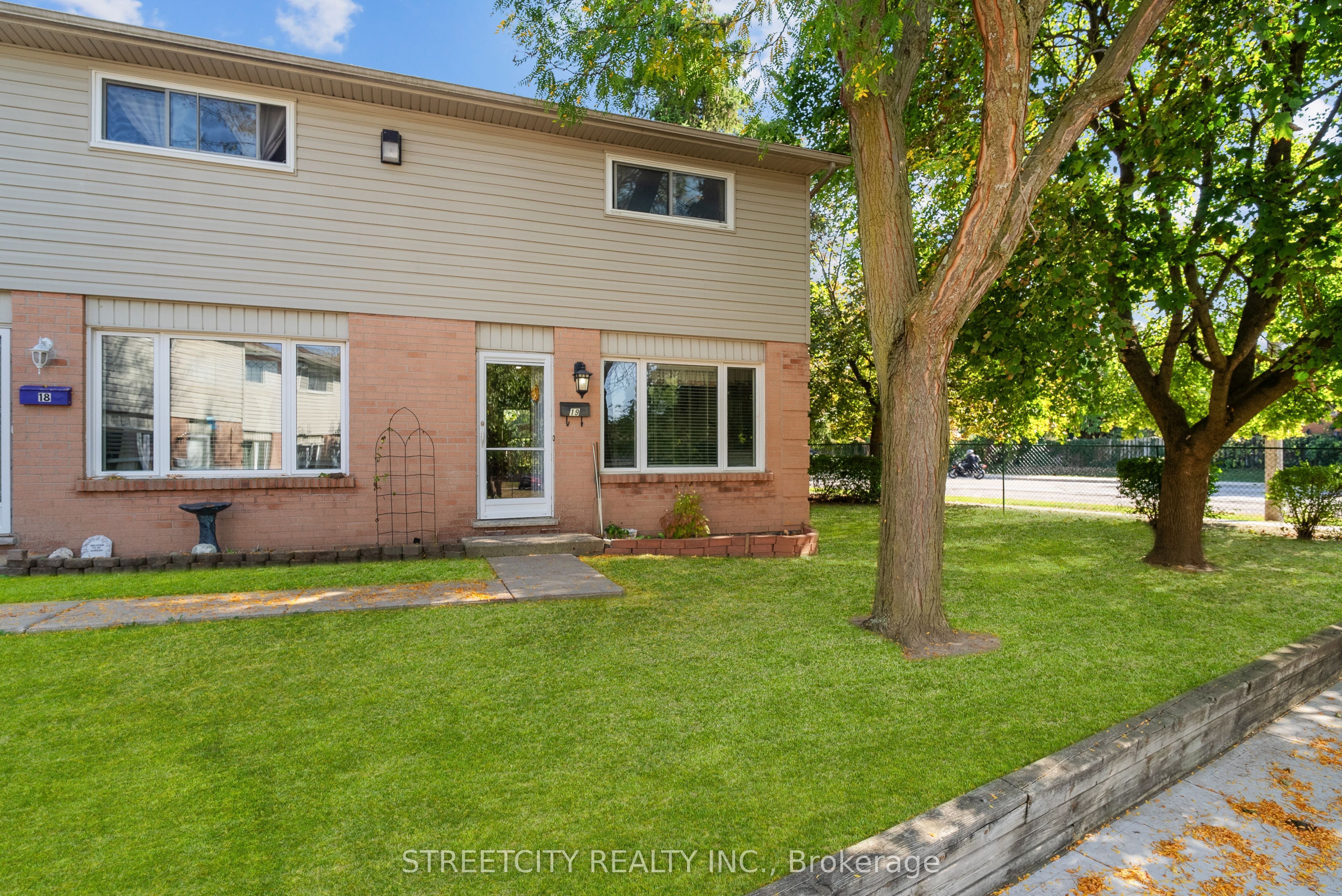 Photo of Listing #X12855550