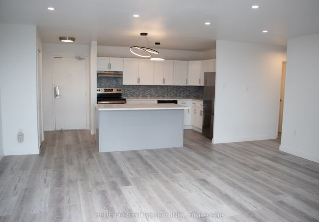 Photo of Listing #X12865456