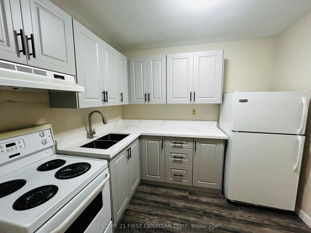Photo of Listing #X13537042