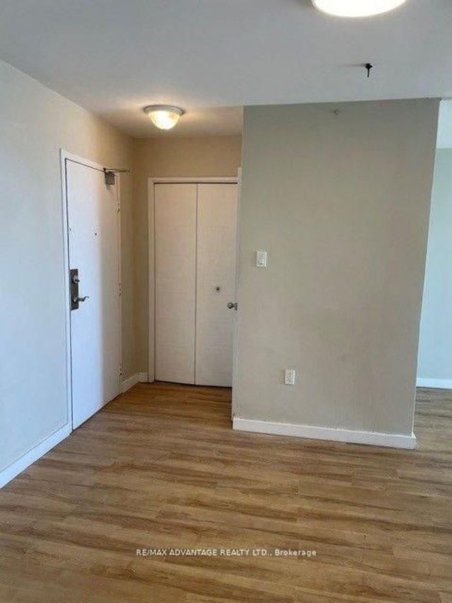 Photo of Listing #X13724984