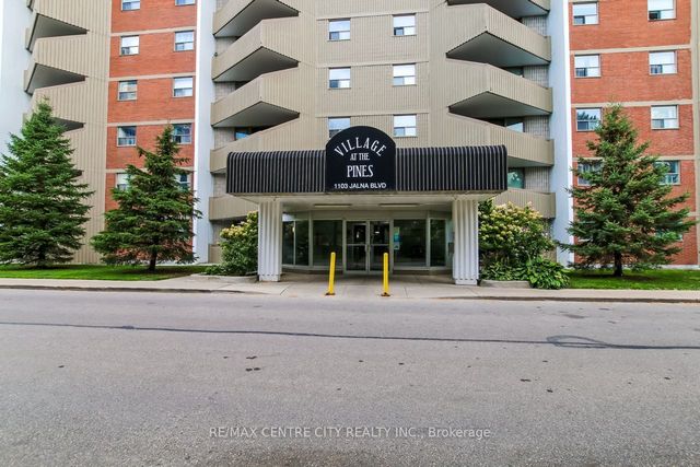 Photo of Listing #X13730924