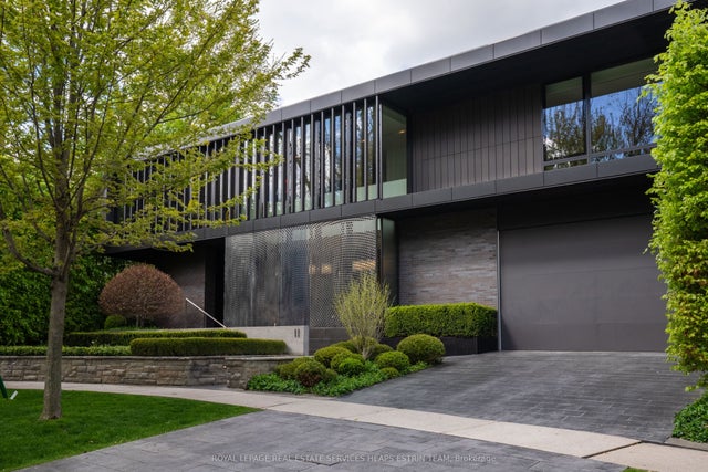 11 Thornwood Road, Toronto C09