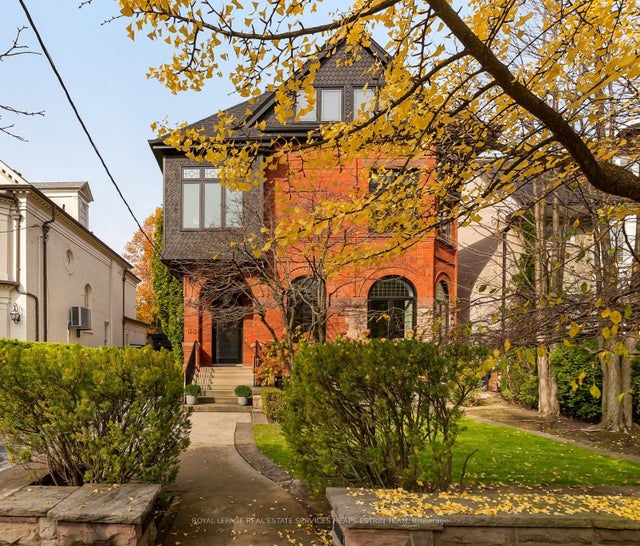 88 Binscarth Road, Toronto C09