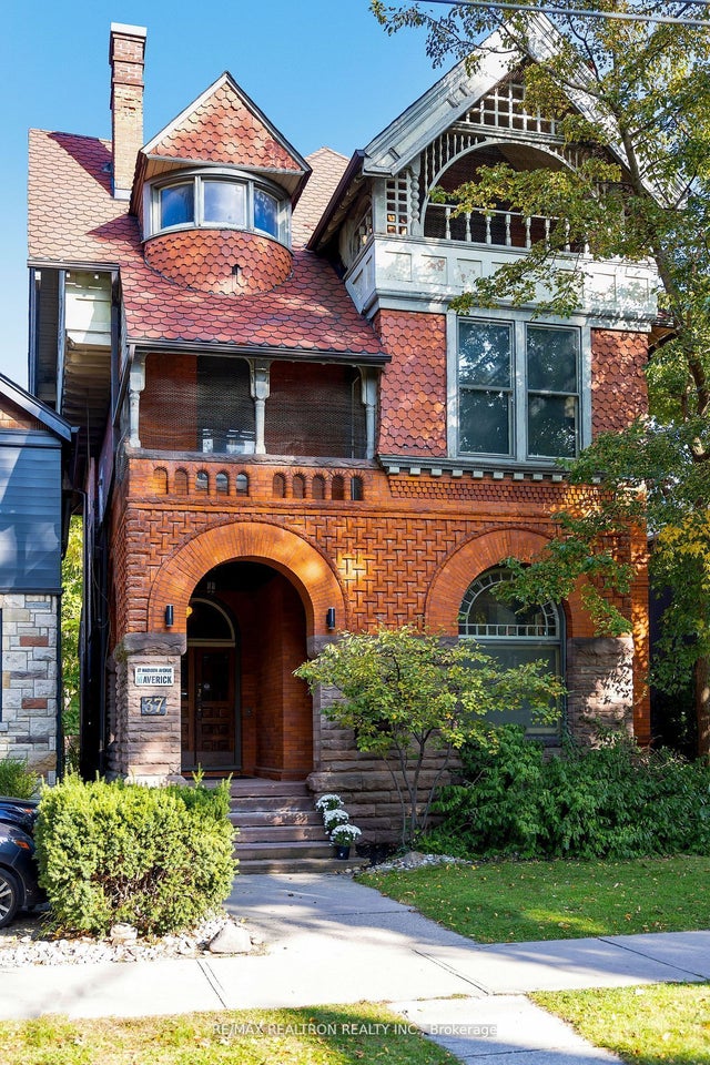 37 Madison Avenue, Toronto C02