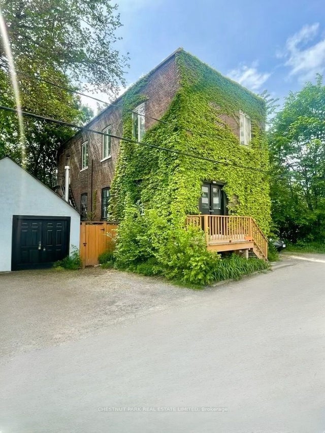 156 Sussex Mews, Toronto C01