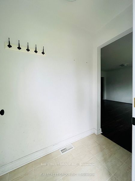 72 Caines Avenue, Toronto C07