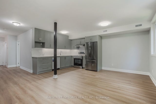 19 D'arcy Street, Toronto C01