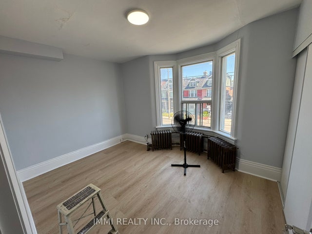 618 Bathurst Street 201, Toronto C01